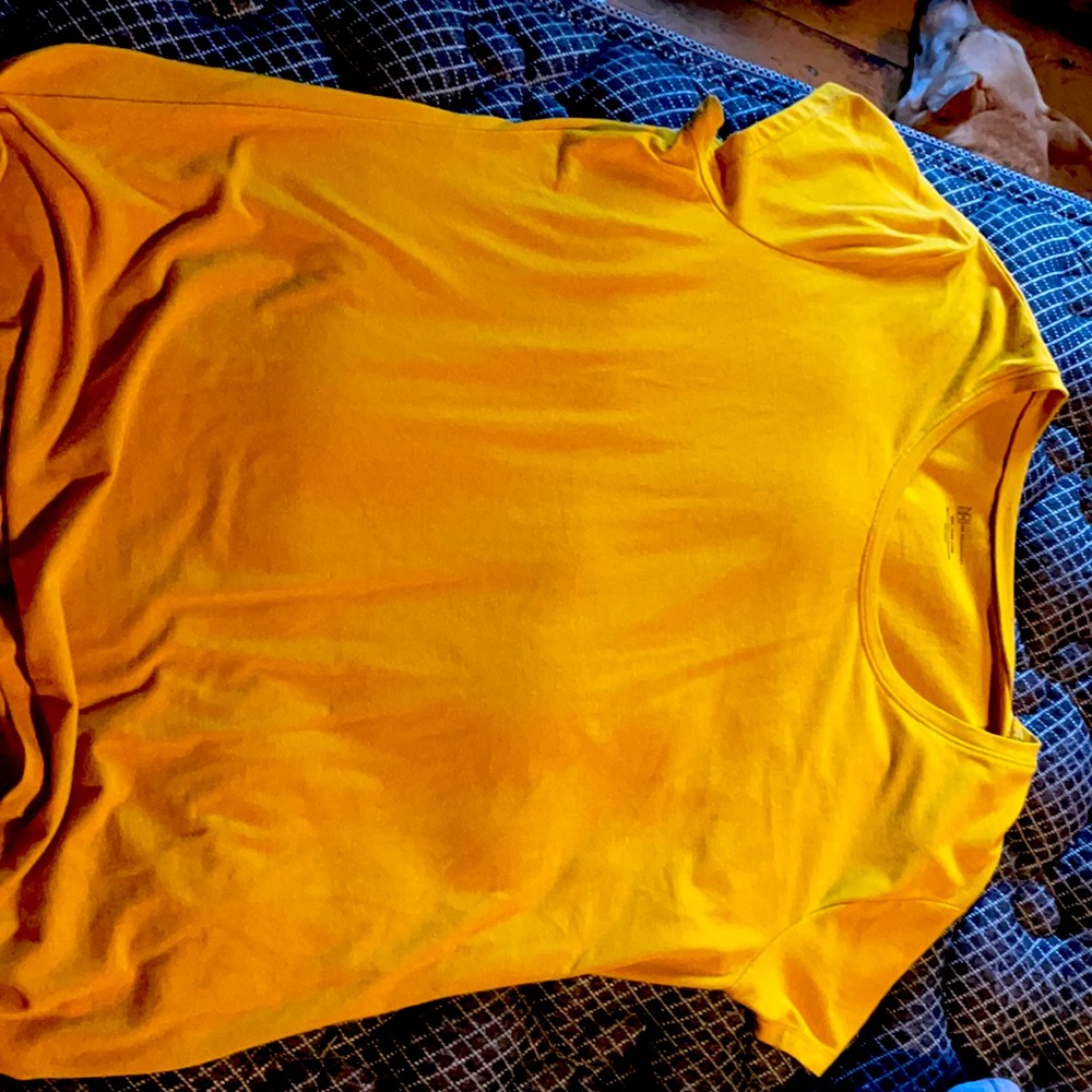 2x no boundary tee shirts, only worn once or twice
